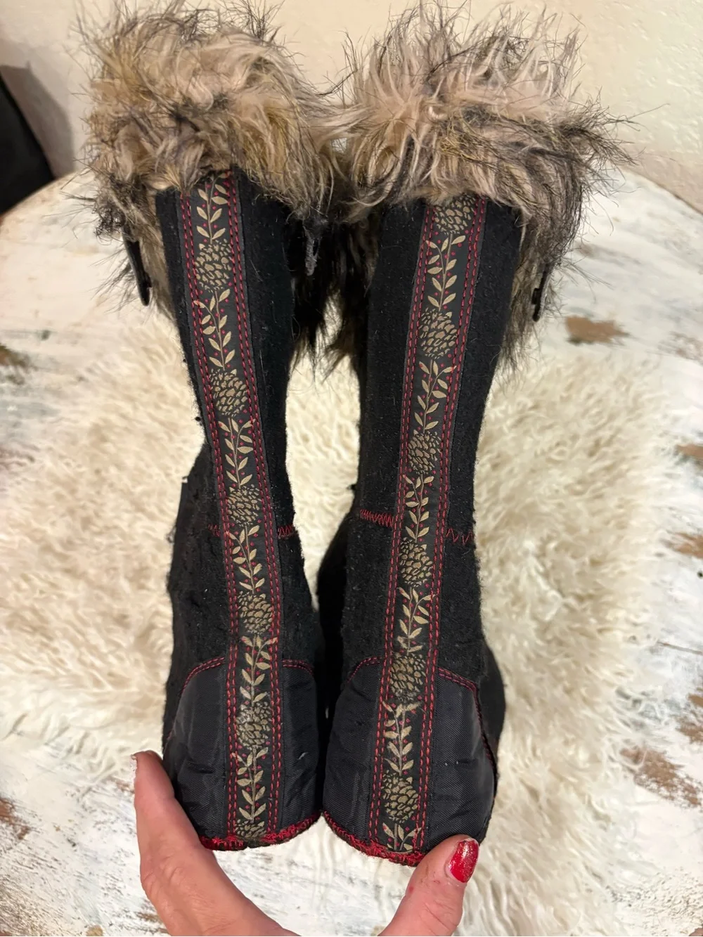 Sorel Women's Joan of Arctic winter boots in the Quarry/Black colorway 7.5